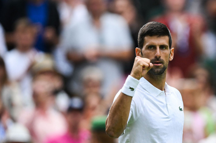 Novak Djokovic memulai upayanya untuk merebut gelar Wimbledon kedelapan dengan kemenangan ke-40 berturut-turut di Center Court, Senin, 3 Juli 2023 waktu setempat.