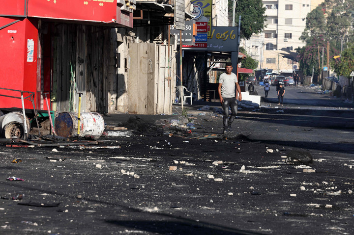 Pasukan Israel membunuh sembilan warga Palestina dalam operasi besar-besaran hari Senin, 3 Juli 2023 di Tepi Barat yang diduduki yang disebut tentara sebagai 'upaya kontraterorisme ekstensif', yang melibatkan serangan udara dan ratusan tentara.