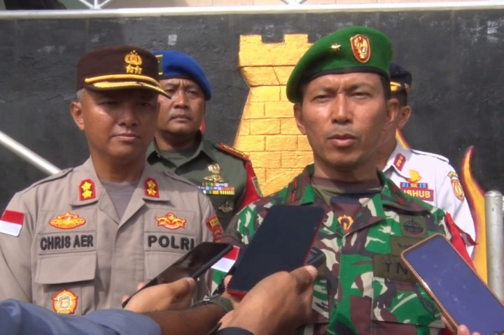 Danrem menambahkan, semua pasukan harus menjalankan fungsi dan tugasnya dengan maksimal agar rangkaian kegiatan kunjungan presiden nantinya dapat terlaksana dan berjalan dengan baik sesuai dengan harapan.