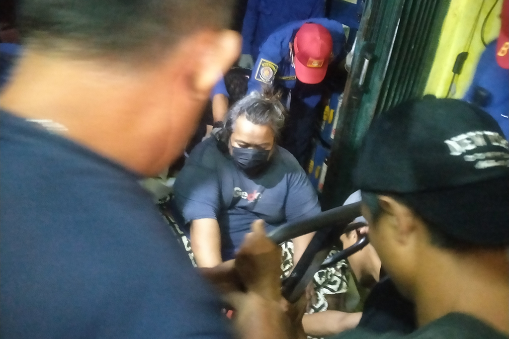 Badan Penanggulangan Bencana Daerah (BPBD) Kota Tangerang mengevakuasi Cipto Raharjo, 45, warga Tirtayasa, Pinang, Kota Tangerang yang mengalami obesitas diperkirakan hampir 200 kilogram. Cipto dievakuasi ke RSUD Kota Tangerang dengan menggunakan troli dan truk pemadam kebakaran.