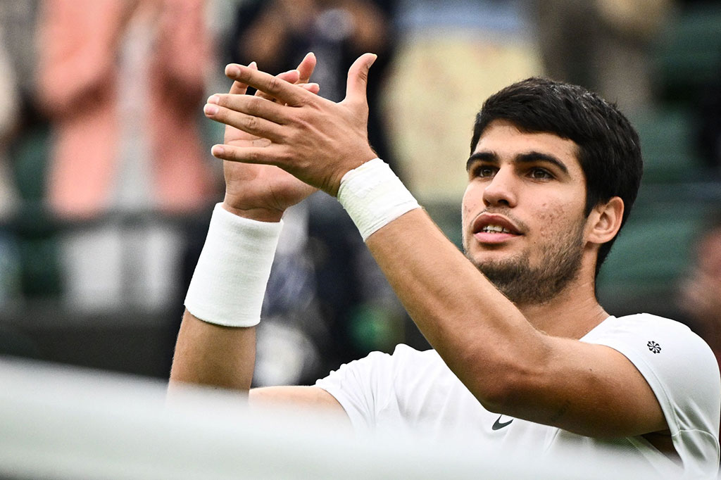 Di babak kedua, Alcaraz akan menghadapi pemenang pertandingan antar sesama petenis Prancis Alexandre Muller dan Arthur Rinderknech.