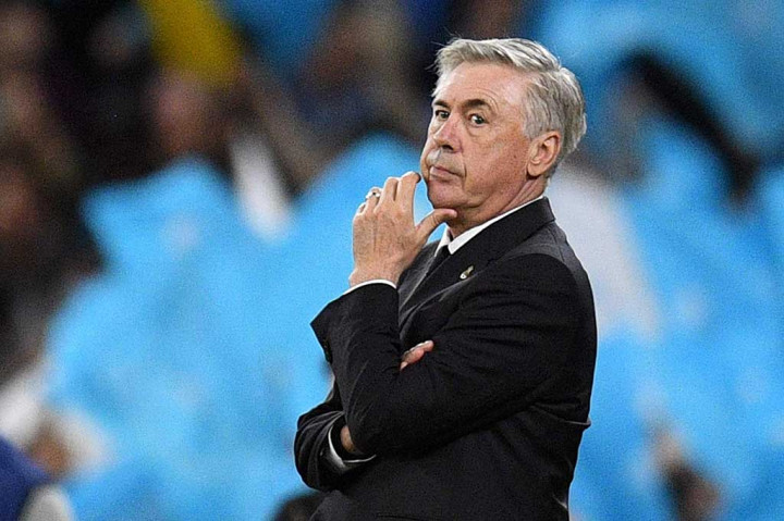 Dia juga memenangi gelar liga domestik di Inggris bersama Chelsea, Jerman bersama Bayern Munich, dan Prancis bersama Paris Saint-Germain, serta bersama Real dan Milan.