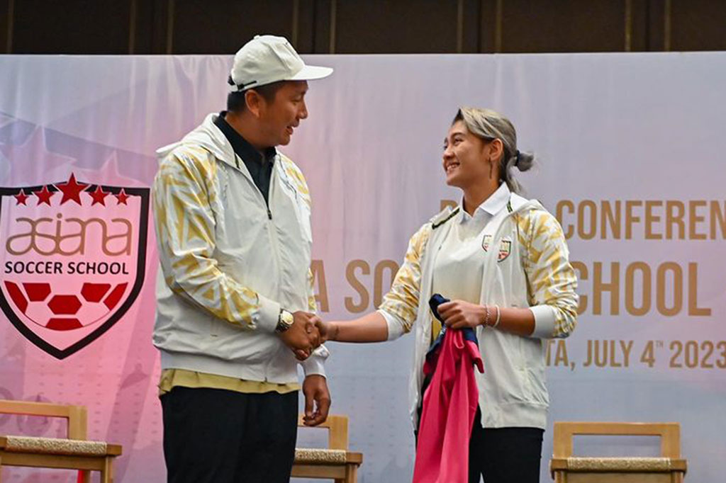 Acara tanda tangan kontrak tersebut dilakukan di Hotel Fairmont, Jakarta yang juga dihadiri Menteri Pemuda dan Olahraga Indonesia Dito Ariotedjo, Ketum PSSI sekaligus Menteri BUMN Erik Thohir, dan Duta Besar Jepang untuk Indonesia Kanasugi Kenji.