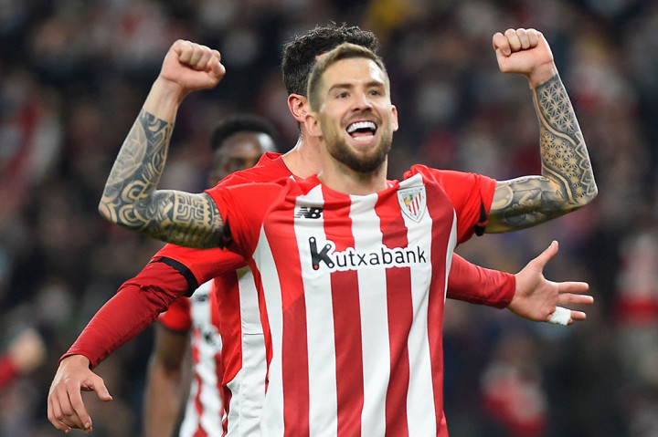 Penandatanganan bek tengah berusia 32 tahun, pemain internasional Spanyol, dengan kontrak hingga 2025, melanjutkan kebijakan Catalan baru-baru ini dalam merekrut pemain berpengalaman dengan biaya transfer nol.