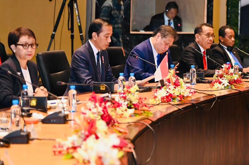 Pada akhir pertemuan bilateral, Presiden Jokowi dan PM Marape turut menyaksikan Memorandum Saling Pengertian tentang Kerja Sama di Bidang Pendidikan Tinggi yang ditandatangani oleh Menteri Luar Negeri Indonesia Retno Marsudi dan Menteri Pendidikan Tinggi Papua Nugini Don Polye. 