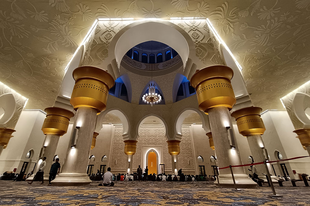  mengatakan puncak kepadatan pengunjung terjadi jelang siang hari tepatnya sebelum zuhur hingga sore hari.