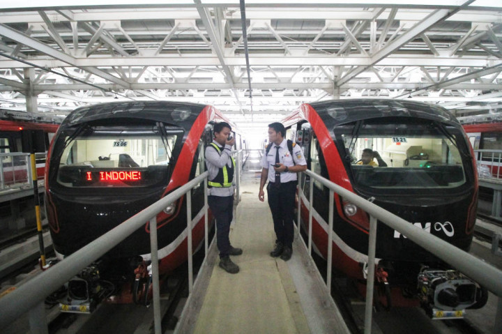 Pihak LRT berharap, dengan adanya LRT Jabodebek nantinya bisa menjadi solusi kemacetan dan mendorong masyarakat untuk beralih menggunakan moda transportasi umum.