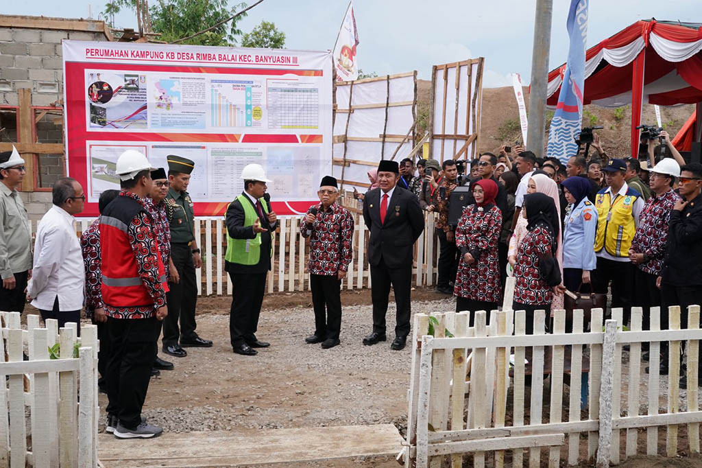 Askolani menjawab rumah itu diutamakan bagi warga di Desa Rimba Balai. Kemudian warga di Kecamatan Banyuasin III Pangkalan Balai.