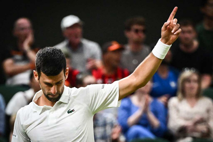 Petenis nomor dua dunia asal Serbia tersebut selanjutnya akan menghadapi petenis Polandia Hubert Hurkacz, yang telah dia kalahkan lima kali dalam banyak pertemuan untuk memperebutkan satu tempat di perempat final.