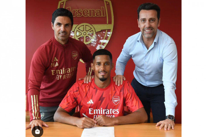 Bek tengah asal Prancis tersebut dilaporkan telah menyetujui kontrak senilai 10 juta poundsterling (sekitar Rp194 miliar) per musim.