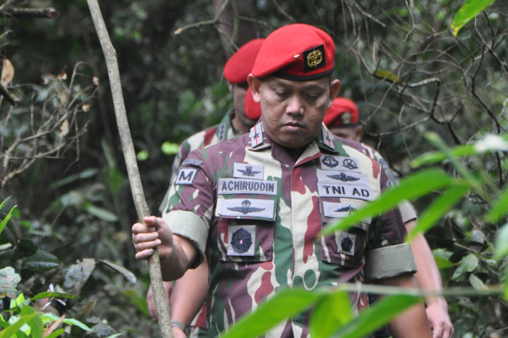 Mewakili Komandan Jenderal Kopassus pada kegiatan Tradisi Lintas Batas pada Latihan Longmars Siswa Komando, Wakil Komandan Jenderal Kopassus, Brigadir Jenderal Achiruddin, memimpin acara Tradisi Lintas Batas Jawa Barat-Jawa Tengah, di Tugu Kopassus puncak Gunung Beleketebe. Tradisi tersebut merupakan bagian dari kegiatan Longmars siswa pendidikan Komando 107 TA 2023, Jumat, 7 Juli 2023.