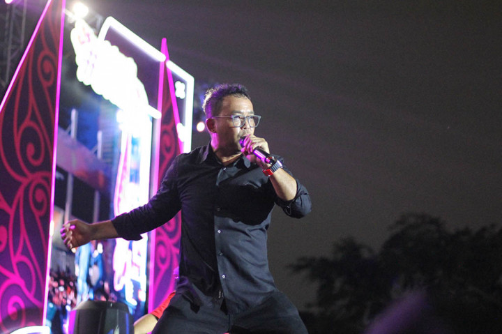 Konser Java Pop Fest untuk pertama kalinya digelar di Stadion Madya, Gelora Bung Karno, Jakarta, Sabtu, 8 Juli 2023. Konser disambut meriah para penonton.