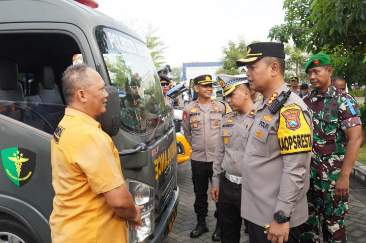 Tema Operasi Patuh Semeru 2023 adalah 'Patuh dan Tertib Lalu Lintas Cermin Moralitas Bangsa'. Melalui upaya edukatif, persuasif dan humanis yang dilakukan kepolisian bersama stake holder terkait, diharapkan dapat mewujudkan disiplin masyarakat tertib berlalu lintas.