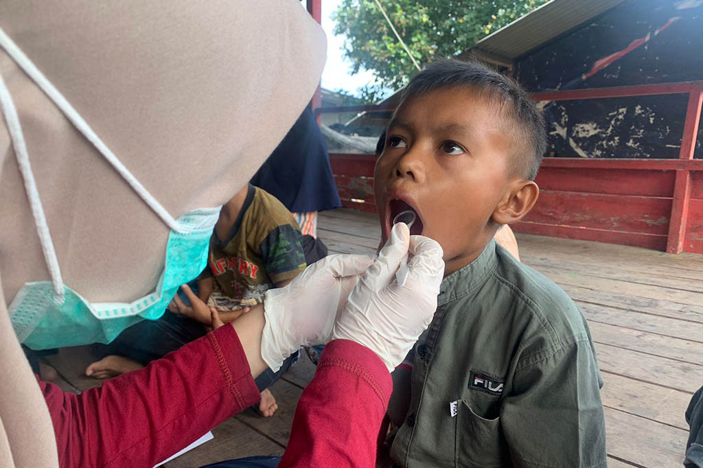 Kegiatan yang berlangsung bertepatan dengan hari libur sekolah ana-anak pemulung itu dilaksanakan pada hari Minggu 9 Juli kemarin. Mereka terdiri dari drg. Yuli Fatzia Ossa , Sp.PM sebagai ketua, dengan anggota, drg. Maida Fitri Sp.KG dan drg Maulidia Indah Sari Sp.KG.