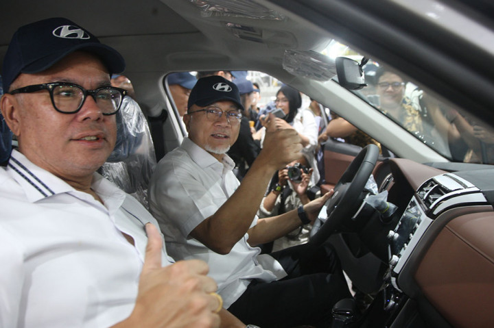 Menurut Zulkifli, Pemerintah telah melakukan berbagai upaya untuk membuat investor tertarik menanamkan modal dan membangun pabrik untuk industri kendaraan listrik. Indonesia pun memiliki sejumlah unggulan mulai dari sumber daya alam hingga jumlah penduduk yang besar.