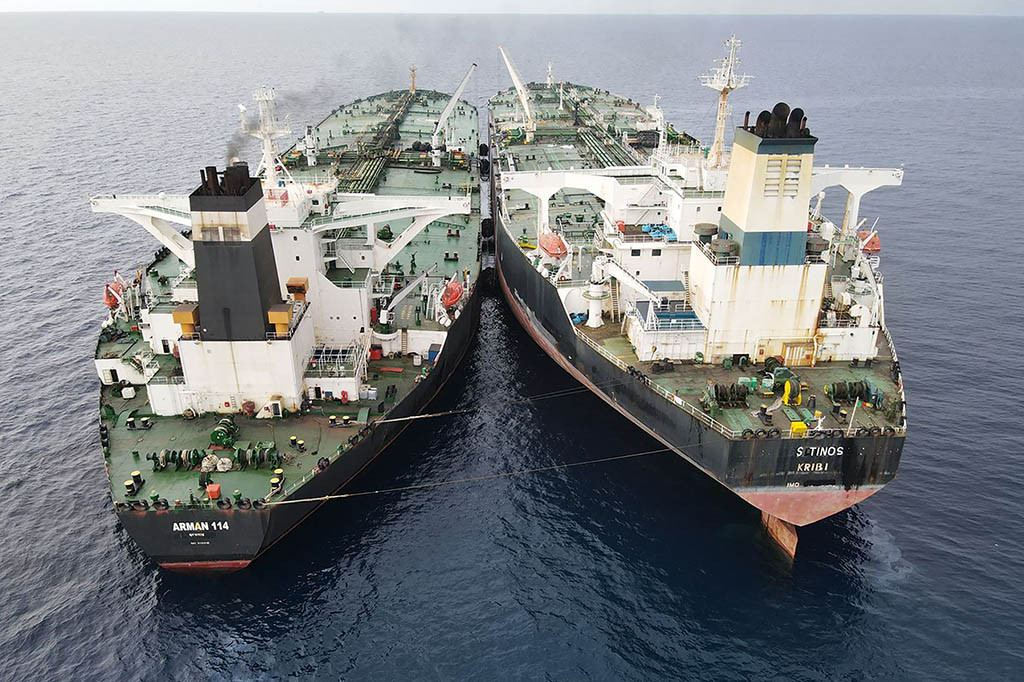 Kepala Badan Keamanan Laut RI Laksamana Madya (Laksdya) TNI Aan Kurnia saat jumpa pers di kantornya, Jakarta, Selasa, 11 Juli 2023 menyampaikan kapal itu beserta nakhoda dan kru kapal, yang seluruhnya warga negara asing (WNA), per hari ini masih ditahan di Batam, Kepulauan Riau, setelah ditangkap di perairan Malaysia pada Jumat, 7 Juli 2023 minggu lalu.