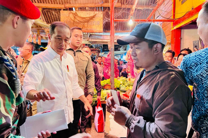 Presiden menyebut kondisi pasar di Kabupaten Sumedang sudah cukup baik. Bahkan, nilai inflasi nasional saat ini juga mengalami penurunan dari angka 4 persen ke angka 3,5 persen.