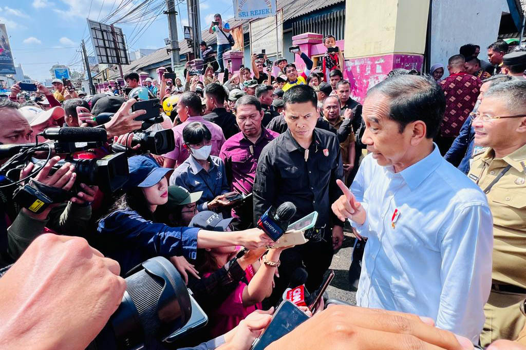 “Ya kalau harganya turun stabil artinya pasokan suplai mencukupi, dan saya lihat di Kabupaten Sumedang tidak masalah,” tutur Presiden.