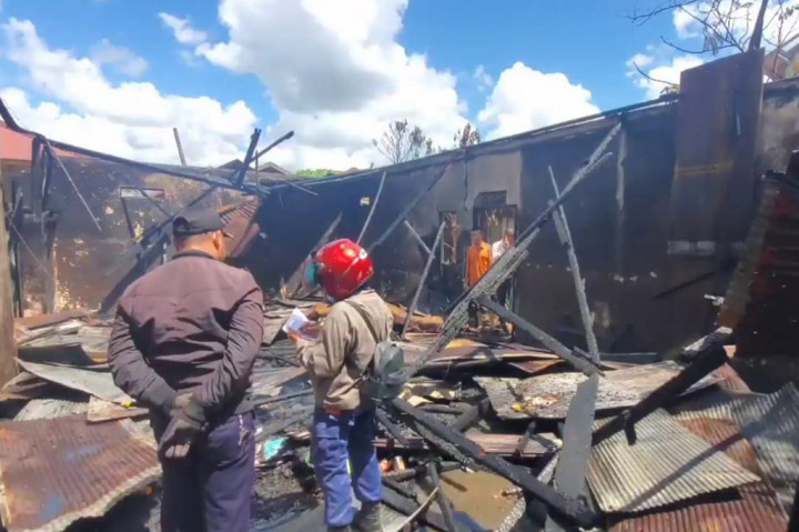 Dari keterangan Ketua RT setempat, Rusdiana, bahwa Eman, pernah menjalani perawatan kejiwaan, di rumah sakit umum daerah dokter Murjani Sampit.