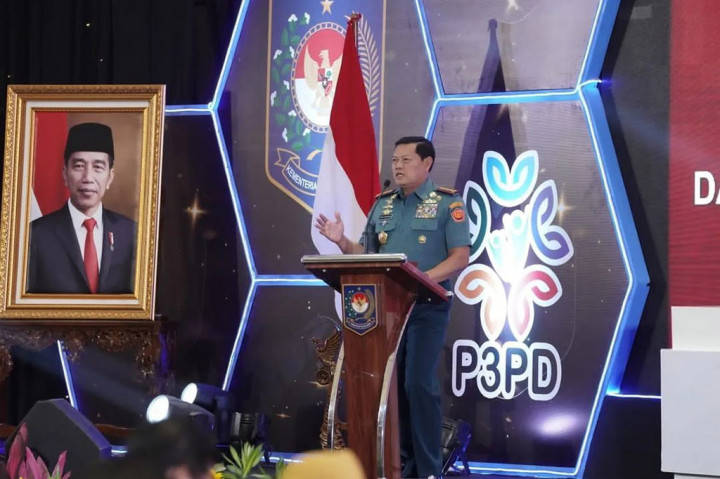 Dalam pembekalannya, Panglima TNI menyampaikan materi tentang penguatan kepemimpinan pemerintah desa dan kesadaran bela negara dalam menjaga keamanan dan ketertiban di desa. Menurutnya, ini suatu topik yang sangat penting guna mewujudkan cita-cita desa yang maju dalam bingkai NKRI.
