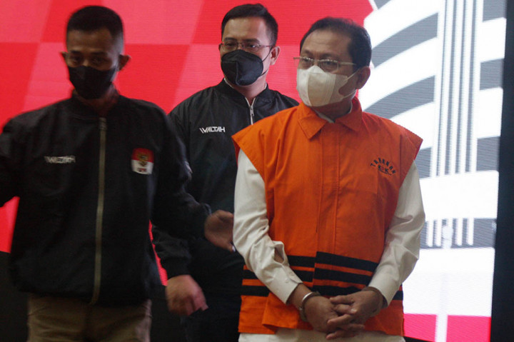 Komisi Pemberantasan Korupsi (KPK), Rabu, 12 Juli 2023 menahan Sekretaris Mahkamah Agung (MA) Hasbi Hasan (HH) setelah yang bersangkutan ditetapkan sebagai tersangka dalam kasus dugaan suap pengurusan penanganan perkara di MA.