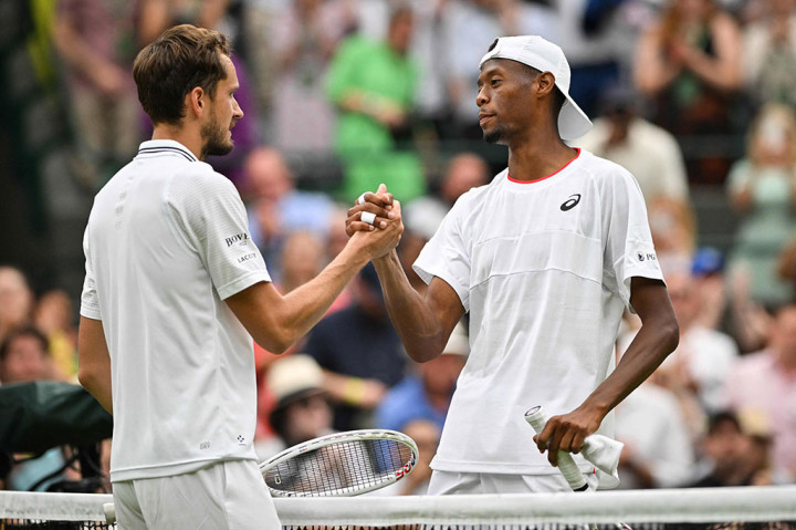 Di perempat final Wimbledon, Medvedev menaklukkan petenis non unggulan Christopher Eubanks dengan skor 6-4, 1-6, 4-6, 7-6 (7/4), 6-1, di All England Lawn Tennis and Croquet Club, London.