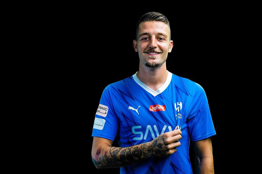 Pemain berusia 28 tahun itu akan bergabung dengan tim barunya di kamp pelatihan pramusim mereka di Austria setelah menyelesaikan tes medis, kata Al Hilal di Twitter.