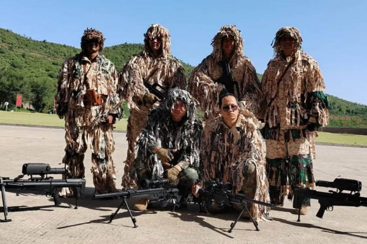 Perwira muda anggota Yonif 751/Vira Jaya Sakti Letda Inf Josh Marulam, berhasil mendapatkan Gold Medal dalam menyelesaikan pendidikan penembak runduk di Army Infantry College of PLA, Shijiazhuang, Hebei, Republik Rakyat Tiongkok. Rabu, 11 Juli 2023.