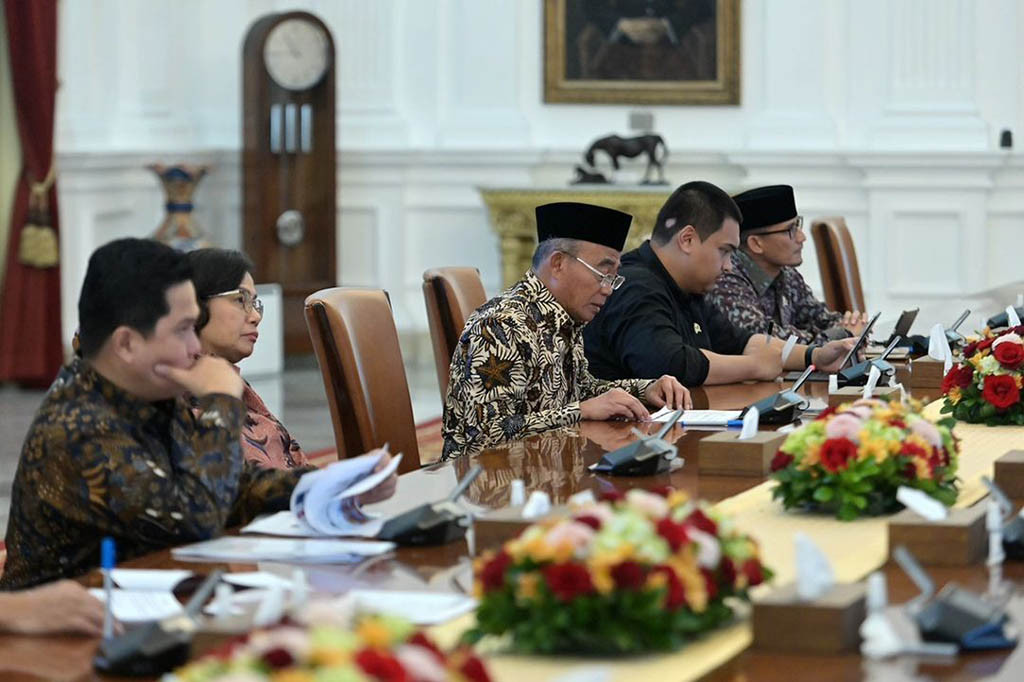 Pemerintah melalui Kementerian Pariwisata dan Ekonomi Kreatif (Kemenparekraf) akan menyiapkan sejumlah paket wisata dalam menyambut perhelatan olahraga berskala internasional yang akan digelar di Indonesia dalam waktu dekat. Hal tersebut dibahas dalam rapat yang digelar oleh Presiden Joko Widodo di Istana Merdeka pada Kamis, 13 Juli 2023.