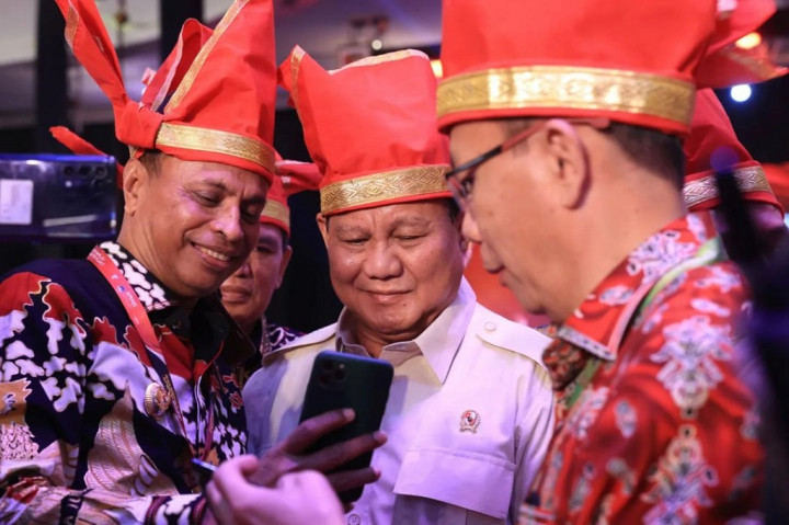 Menhan Prabowo pada kesempatan itu mengungkapkan, pentingnya program hilirisasi yang dipelopori Presiden Joko Widodo agar berkelanjutan, mengingat program itu salah satu cara untuk meningkatkan kemampuan keuangan negara guna mendanai pembangunan kota hingga desa.