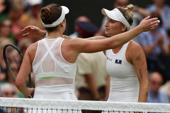 Peringkat 42 dunia Vondrousova menang 6-3, 6-3 dan akan menghadapi peringkat kedua asal Belarus Aryna Sabalenka atau runner-up tahun lalu Ons Jabeur untuk memperebutkan gelar pada Sabtu, 15 Juli.