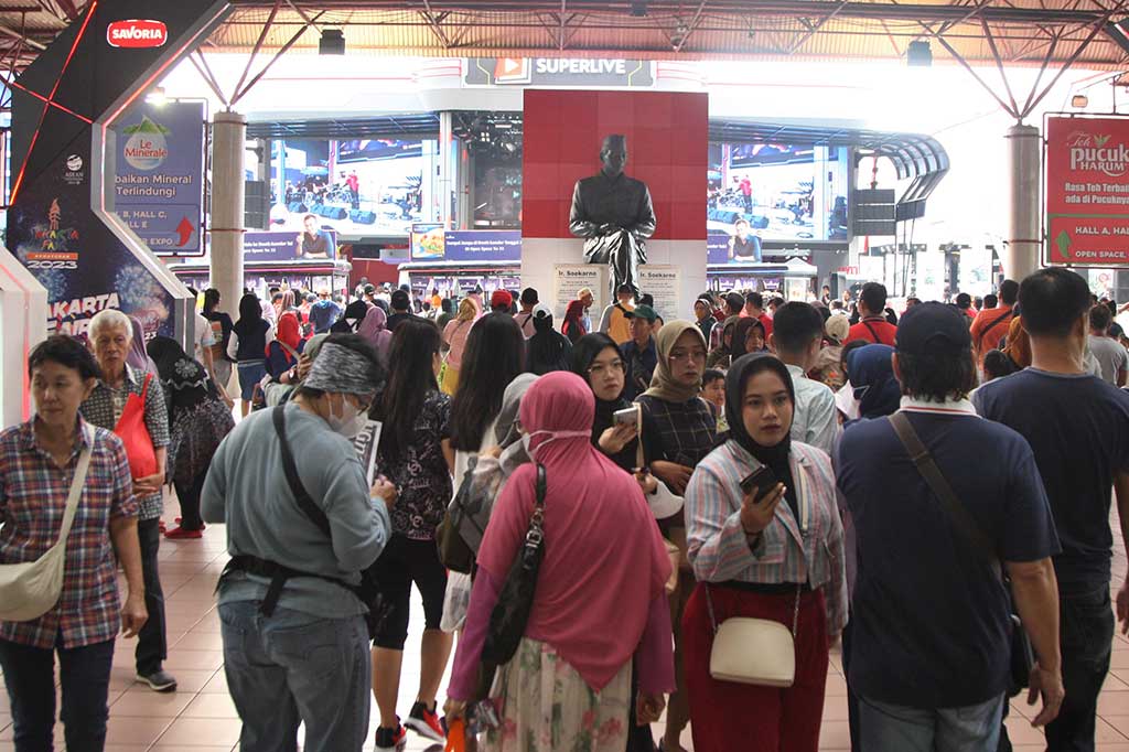 Ralph merinci kenaikan transaksi tahun ini ditopang oleh banyaknya peserta dari otomotif, khususnya kendaraan listrik yang diminati pengunjung.