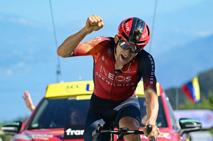 Sementara itu, pembalap Grenadier asal Polandia, Michal Kwiatkowski merayakan podium dengan penghargaan pembalap petarung terbaik setelah memenangi etape ke-13 dari edisi ke-110 balap sepeda Tour de France.