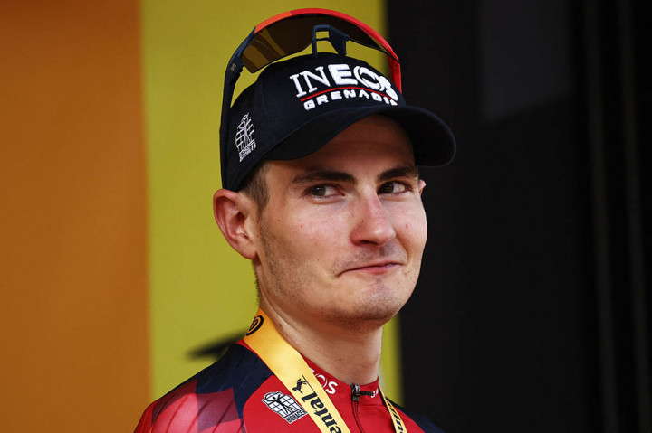 Kemenangan itu membawa Rodriguez ke peringkat tiga klasemen umum dengan margin empat menit 43 detik, menggeser Jai Hindley yang tertinggal satu detik di peringkat empat.