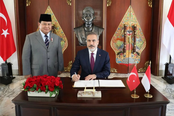 Menhan Prabowo dan Menlu Turki membahas sejumlah agenda terkait hubungan bilateral kedua negara, termasuk kerja sama di bidang pertahanan.