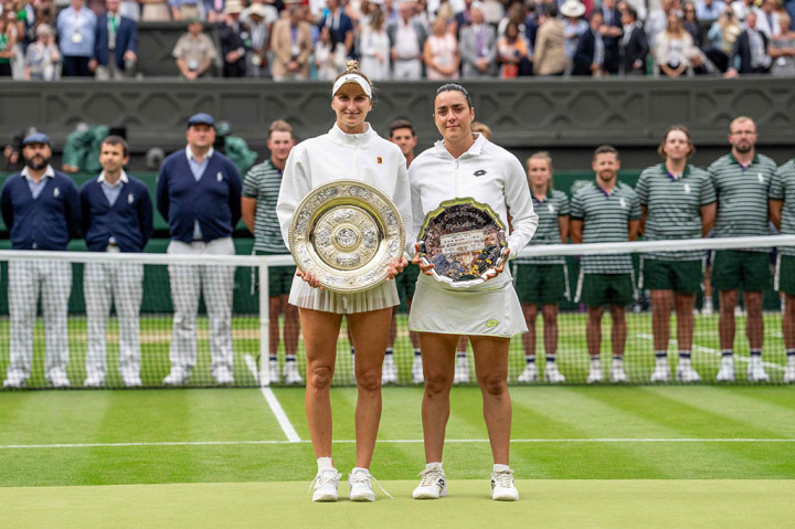 Vondrousova bergabung dengan Jana Novotna dan Petra Kvitova sebagai petenis putri Ceko yang memenangi gelar Wimbledon.