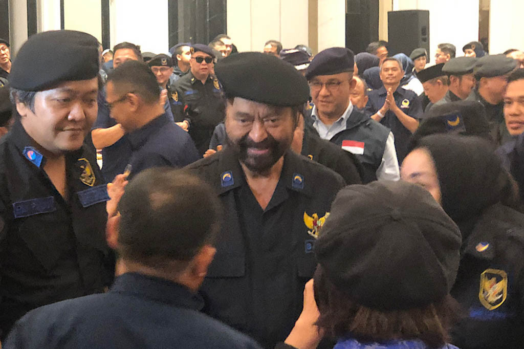 Sejumlah tokoh Partai NasDem hadir dalam perayaan HUT Surya Paloh ke-72. Tokoh tersebut, yakni Hermawi Taslim, Rachmat Gobel, Siti Nurbaya Bakar, Charles Meikyansyah, hingga Ahmad Sahroni.