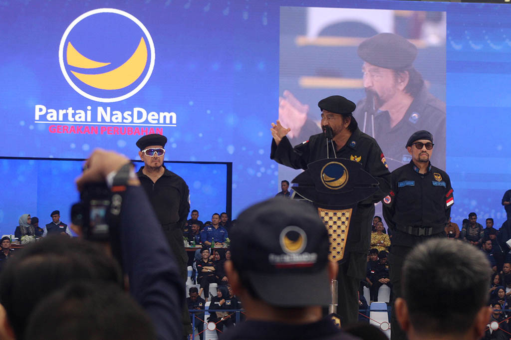 Ketua Umum Partai Nasional Demokrat (NasDem) Surya Paloh mengingatkan penyelenggara Pemilu 2024 untuk bekerja secara profesional dan menjunjung tinggi kejujuran.