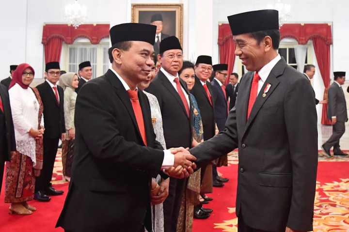 Acara pelantikan diakhiri dengan pemberian ucapan selamat oleh Presiden Joko Widodo untuk kemudian diikuti para tamu undangan terbatas yang hadir. Turut mendampingi Presiden dalam acara pelantikan tersebut yaitu Menteri Koordinator Bidang Politik, Hukum, dan Keamanan Mahfud Md., Menteri Koordinator Bidang Pembangunan Manusia dan Kebudayaan Muhadjir Effendy, Menteri Koordinator Bidang Kemaritiman dan Investasi Luhut Binsar Pandjaitan, Menteri Sekretaris Negara Pratikno, Sekretaris Kabinet Pramono Anung, dan Kepala Staf Kepresidenan Moeldoko.