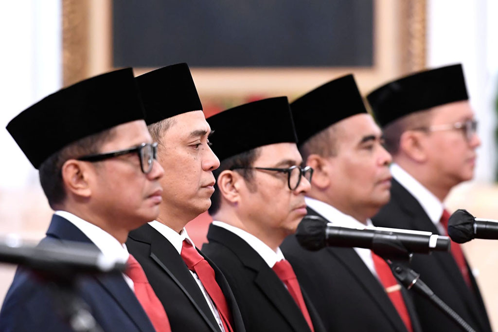 Presiden Joko Widodo secara resmi melantik sejumlah jabatan wakil menteri pada Kabinet Indonesia Maju dalam sisa masa jabatan periode tahun 2019-2024. Acara pelantikan digelar di Istana Negara, Jakarta, pada Senin, 17 Juli 2023.