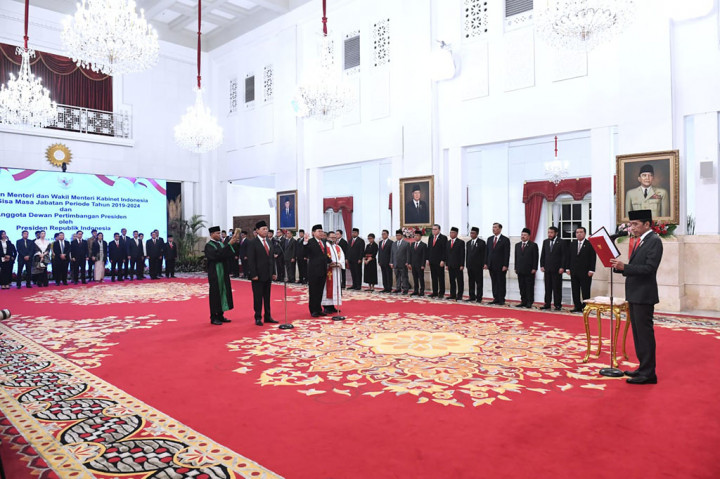 Presiden Joko Widodo resmi melantik Djan Faridz dan Gandi Sulistiyanto Soeherman sebagai anggota Dewan Pertimbangan Presiden (Wantimpres). Pelantikan tersebut dilakukan pada Senin, 17 Juli 2023 di Istana Negara, Jakarta.