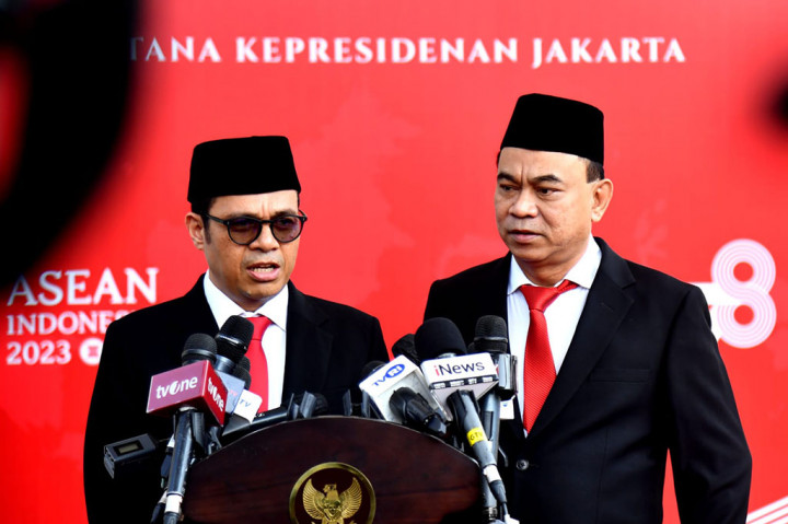 Selain itu, Presiden Jokowi juga menyebut bahwa saat ini kecepatan perubahan dunia sangat ditentukan oleh infrastruktur teknologi dan komunikasi (ICT). Oleh sebab itu, Presiden mengatakan, pemerintah memperkuat Kementerian Komunikasi dan Informatika dengan posisi wakil menteri (wamen).