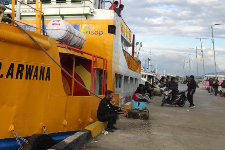 Itu, merupakan komitmen ASDP untuk terus mendukung mobilitas masyarakat, melalui layanan penyeberangan perintis, termasuk di wilayah tertinggal, terdepan, dan terluar (3T). Dan kehadiran KMP Arwana di sana, adalah
untuk pertama kalinya sejak lahirnya Kabupaten Pangkep 61 tahun silam.