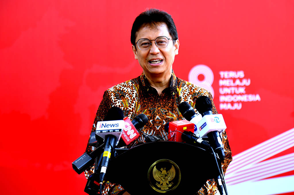 Berikutnya, terkait pengobatan, Presiden Jokowi memberikan arahan agar disiapkan karantina khusus berdekatan dengan lokasi di mana tuberkulosis itu terjadi. Selain agar tidak menular ke keluarga pengidap, karantina juga diharapkan bisa menjadikan pasien pengidap TBC disiplin meminum obat karena pengobatan TBC berlangsung dalam waktu enam bulan dengan minimal dua bulan penuh sampai obatnya bereaksi.