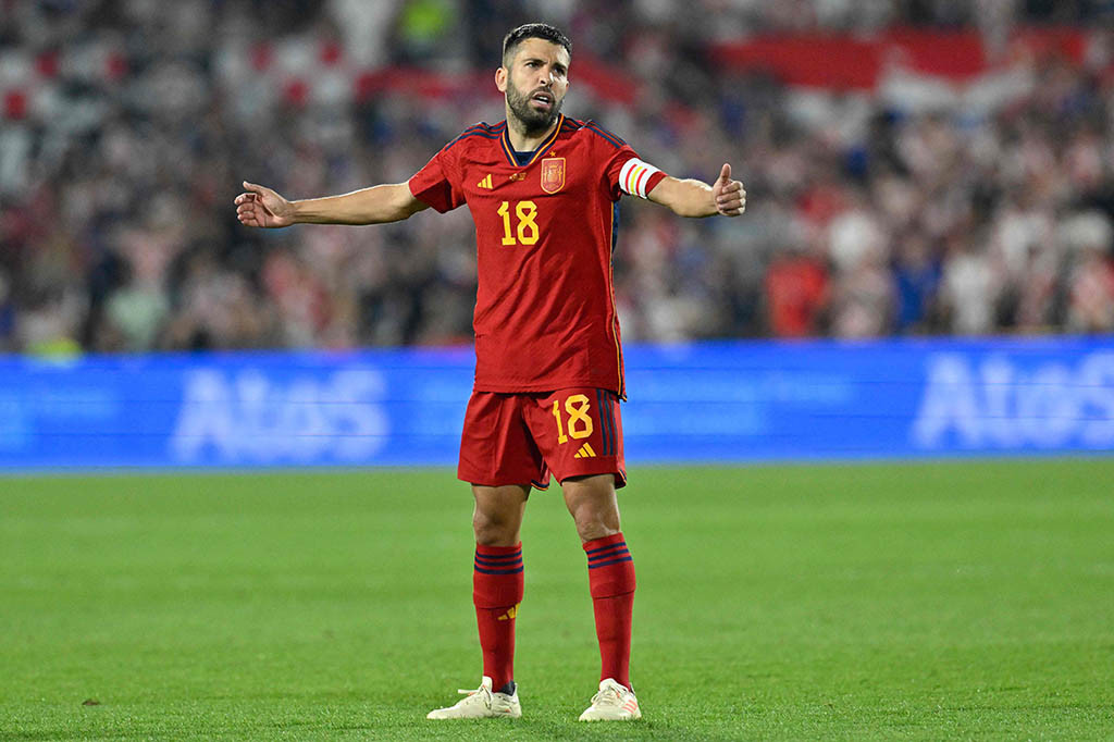 Mantan bek Barcelona, Jordi Alba akan bereuni dengan Lionel Messi dan Sergio Busquets setelah dipastikan bergabung dengan klub Major League Soccer (MLS) Inter Miami.