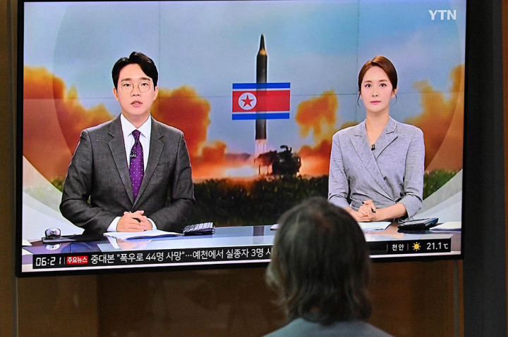 Laut Timur pada Rabu, 19 Juli 2023 setelah kapal selam rudal balistik nuklir Amerika Serikat tiba bersamaan dengan peresmian dialog keamanan Korea Selatan-AS, kata militer Korsel.