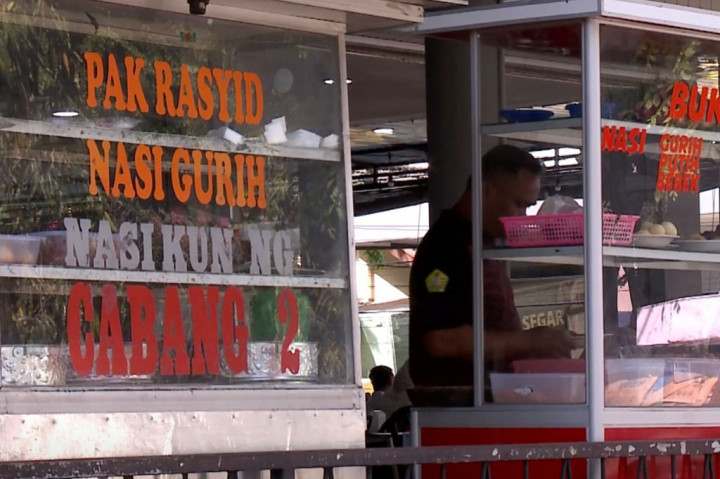 Badan Pusat Statistik Aceh mencatat Tingkat kemiskinan di Aceh pada Maret 2023 menurun 0,3 persen menjadi 14,45 persen. Penurunan angka kemiskinan ini lebih tinggi dari rata-rata penurunan kemiskinan nasional, yaitu 0,21 persen.