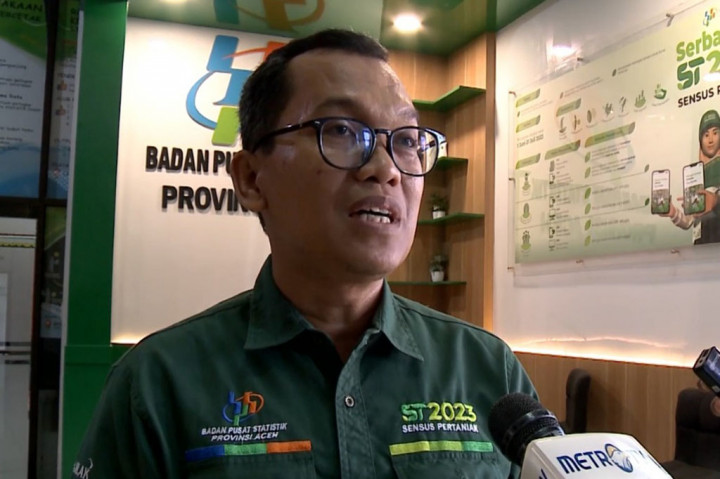 Dengan dikendalikannya inflasi, pendapatan riil masyarakat meningkat dan juga meningkatkan konsumsi masyarakat. Sehingga dengan meningkatnya konsumsi masyarakat, BPS Aceh mencatat penurunan angka kemiskinan di Aceh. 