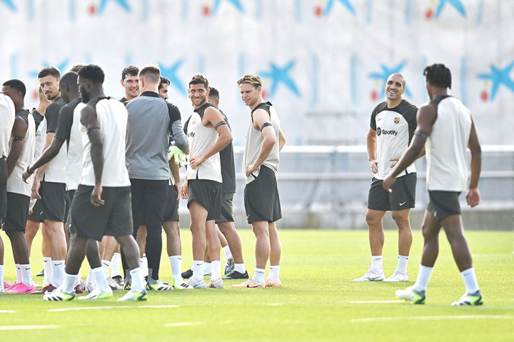 Romeu menjadi rekrutan ketiga Barcelona untuk musim depan setelah Inigo Martinez dari Athletic Bilbao dan Ilkay Gundogan dari Manchester City.