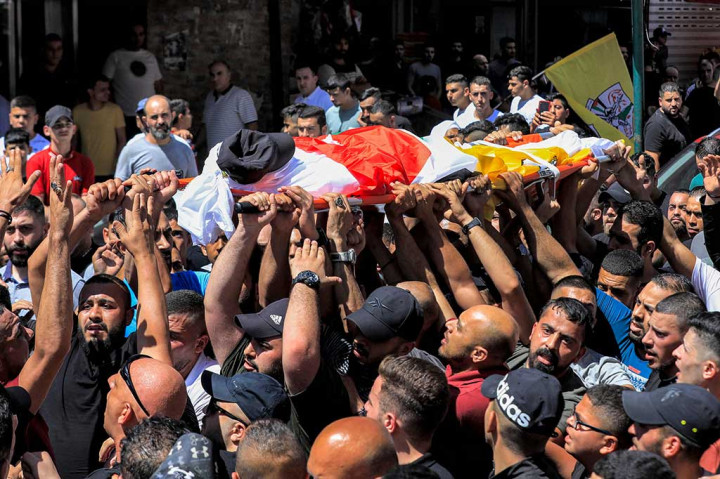 Tentara secara teratur mengawal peziarah ke situs tersebut, sementara warga Palestina mengklaim kunjungan tersebut adalah sebuah provokasi.